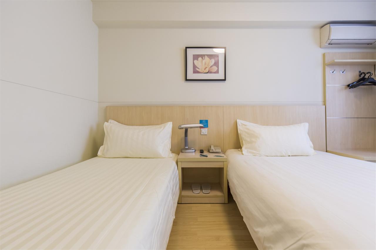 Jinjiang Xujiahui Tianyaoqiao Road Hotel