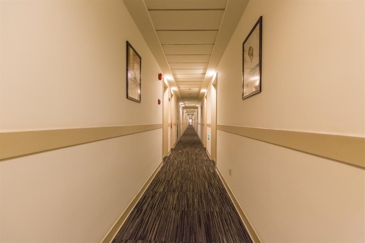 Hotel Jinjiang Xujiahui Tianyaoqiao Road 3*